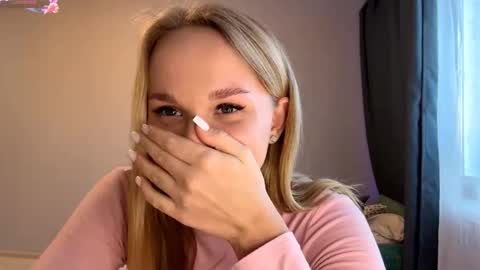 Mia online show from 11.22.25