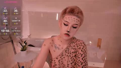 Lisa online show from 10.22.25