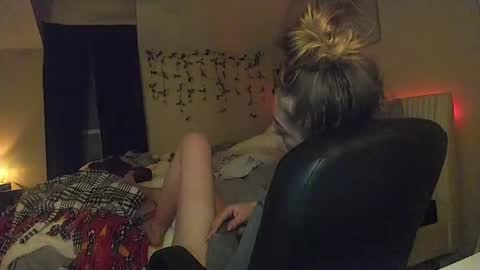 Hornystonerchick online show from 02.21.25