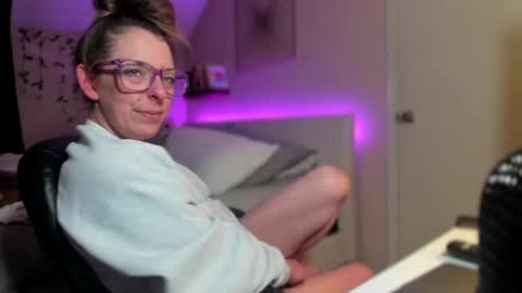 Hornystonerchick online show from 03.10.25