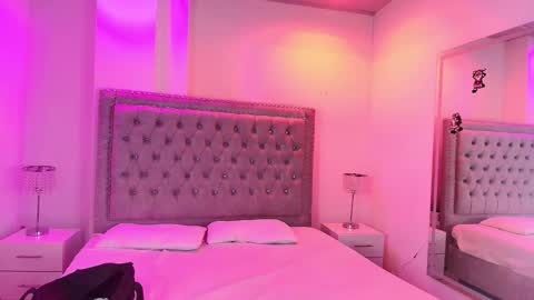 Lia  online show from 12.21.25