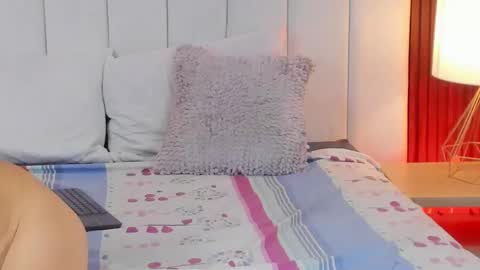 Maria Jose Lujan online show from 03.12.25