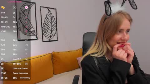 Snapshot of lia_candy_ chatting on 04.30.26 Lia online show from 04.30.26