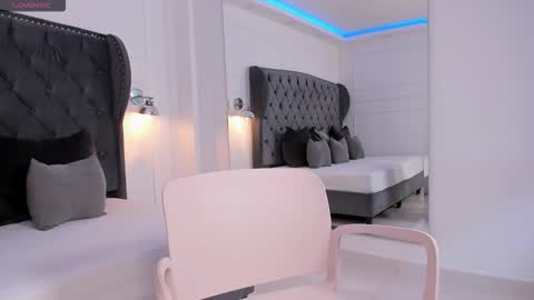 Snapshot of lia_cat__ chatting on 12.05.25 lia_cat__ online show from 12.05.25