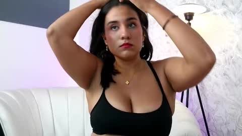 Lia Evans  online show from 09.26.25