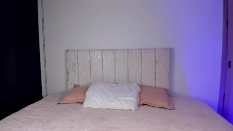 Lia online show from 11.21.25