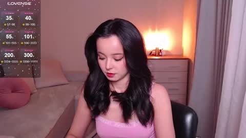 Snapshot of lia_hetty chatting on 12.29.24 L I A online show from 12.29.24