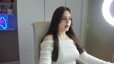 Snapshot of lia_lil chatting on 10.19.25 Lia online show from 10.19.25