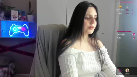 Snapshot of lia_lil chatting on 11.09.25 Lia online show from 11.09.25