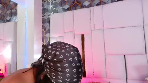 Snapshot of lia_mariana chatting on 10.11.25 lia_mariana online show from 10.11.25