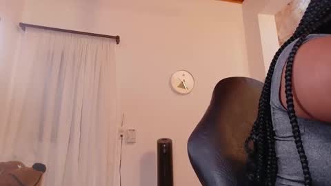 Snapshot of lia_mariana chatting on 11.09.25 lia_mariana online show from 11.09.25