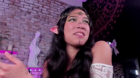 Snapshot of lia_owo chatting on 12.15.24 Liana online show from 12.15.24