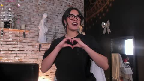 Snapshot of lia_owo chatting on 12.22.24 Liana online show from 12.22.24