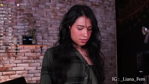 Snapshot of lia_owo chatting on 01.16.25 Liana online show from 01.16.25