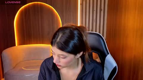 Snapshot of lia_queen_tx chatting on 05.28.26 Online 1400 - 2100 online show from 05.28.26