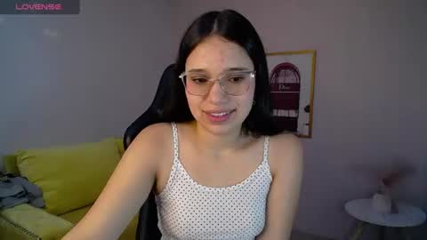 Snapshot of lia_rose_ch chatting on 06.24.26 lia_rose_ch online show from 06.24.26