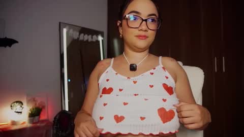 Lia  online show from 10.24.25