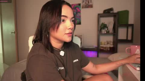 Lia  online show from 04.21.26