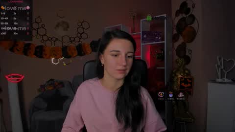 Lia online show from 10.24.25