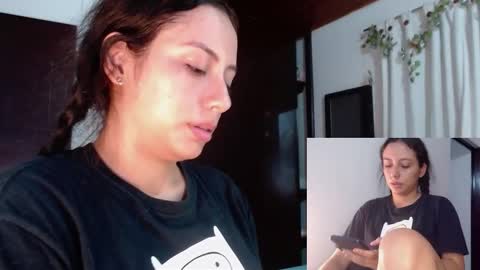 Snapshot of liaa_cute_ chatting on 03.01.25 lia online show from 03.01.25