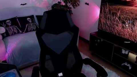 Snapshot of liaa_rodriguezz chatting on 10.12.25 Liaa online show from 10.12.25