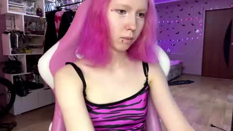 Snapshot of liaaluna chatting on 06.26.26 Lia online show from 06.26.26