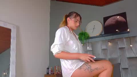 Snapshot of liaamoretti__ chatting on 07.07.26 L I A online show from 07.07.26