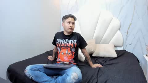 Snapshot of liaandjefferson chatting on 12.29.24 liaandjefferson online show from 12.29.24