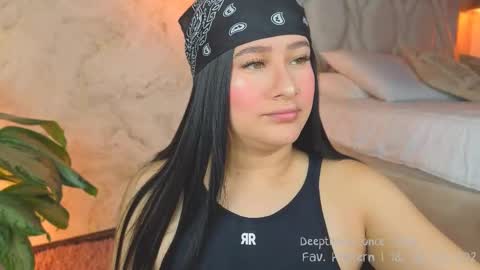 Snapshot of liacox chatting on 03.02.25 Lia Cox online show from 03.02.25