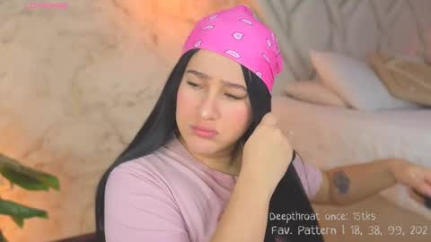 Snapshot of liacox chatting on 03.08.25 Lia Cox online show from 03.08.25