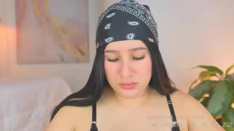 Snapshot of liacox chatting on 03.11.25 Lia Cox online show from 03.11.25