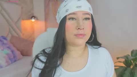 Snapshot of liacox chatting on 09.10.25 Lia Cox online show from 09.10.25