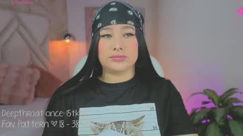 Snapshot of liacox chatting on 09.24.25 Lia Cox online show from 09.24.25