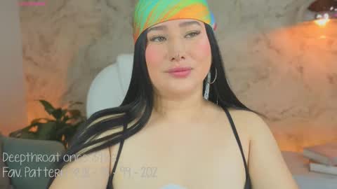 Snapshot of liacox chatting on 10.04.25 Lia Cox online show from 10.04.25