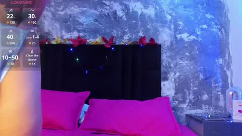 Lia online show from 12.18.24