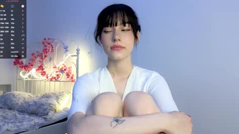 Lia  online show from 09.20.25