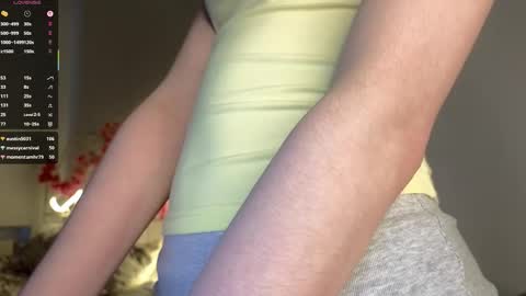 Snapshot of liaglamour chatting on 09.27.25 Lia online show from 09.27.25