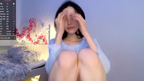 Snapshot of liaglamour chatting on 09.28.25 Lia online show from 09.28.25