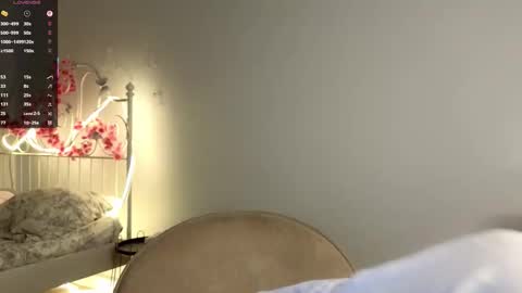 Snapshot of liaglamour chatting on 10.14.25 Lia online show from 10.14.25