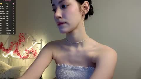 Snapshot of liaglamour chatting on 10.26.25 Lia online show from 10.26.25