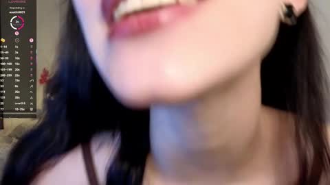 Snapshot of liaglamour chatting on 11.12.25 Lia online show from 11.12.25