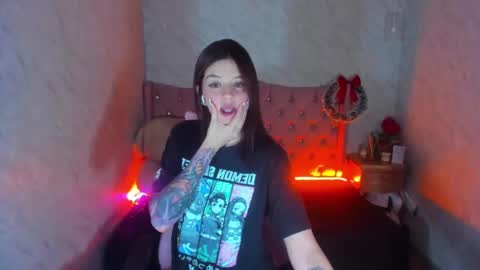 Snapshot of liaharrys chatting on 12.31.24 Lia online show from 12.31.24