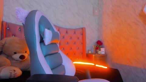 Snapshot of liaharrys chatting on 01.27.25 Lia online show from 01.27.25