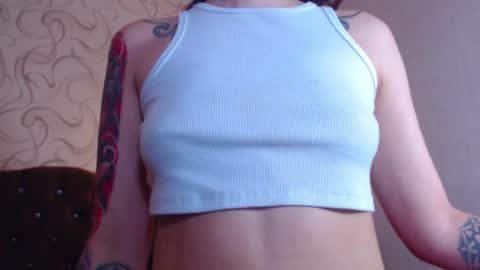 Snapshot of liaharrys chatting on 02.27.25 Lia online show from 02.27.25