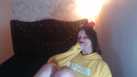 Snapshot of liaharrys chatting on 03.05.25 Lia online show from 03.05.25