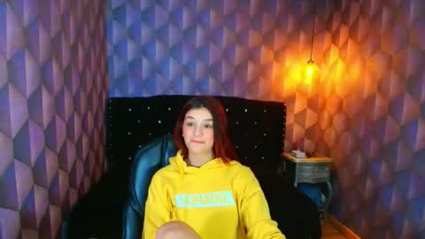 Snapshot of liaharrys chatting on 09.28.25 Lia online show from 09.28.25