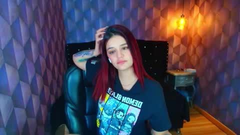 Snapshot of liaharrys chatting on 10.17.25 Lia online show from 10.17.25