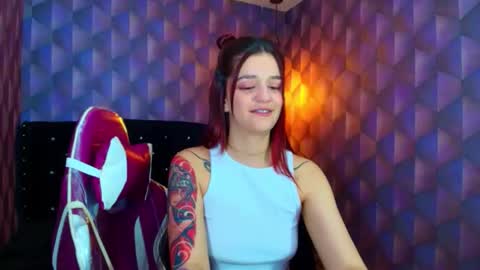 Snapshot of liaharrys chatting on 10.24.25 Lia online show from 10.24.25