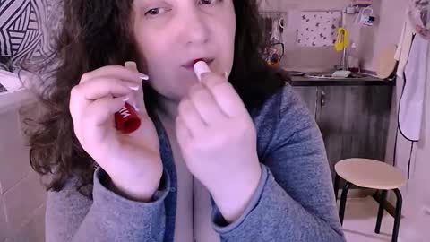 Snapshot of liahsofty chatting on 10.30.25 miss Lia colection for travel online show from 10.30.25