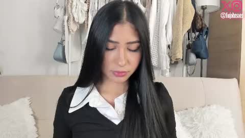 Lia Johnsons online show from 06.14.26